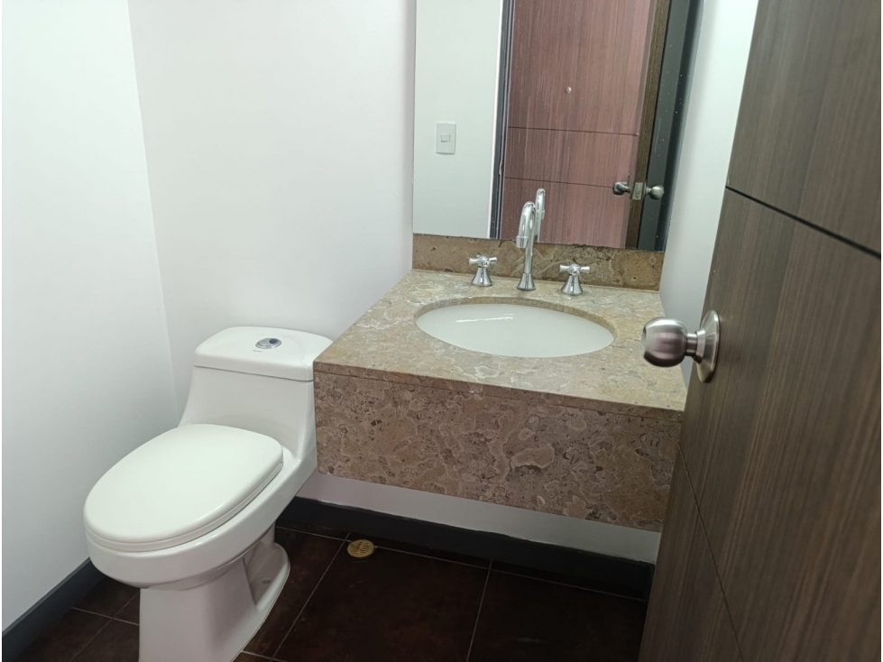 Apartamento en arriendo en Cumbres, Envigado · foto 11 de 12