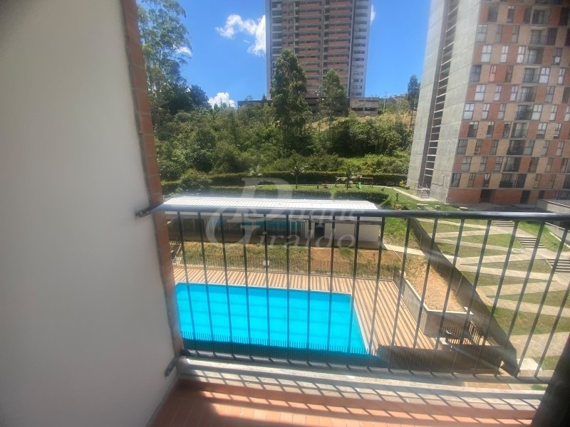 Apartamento en arriendo en Centro, Rionegro · foto 2 de 12