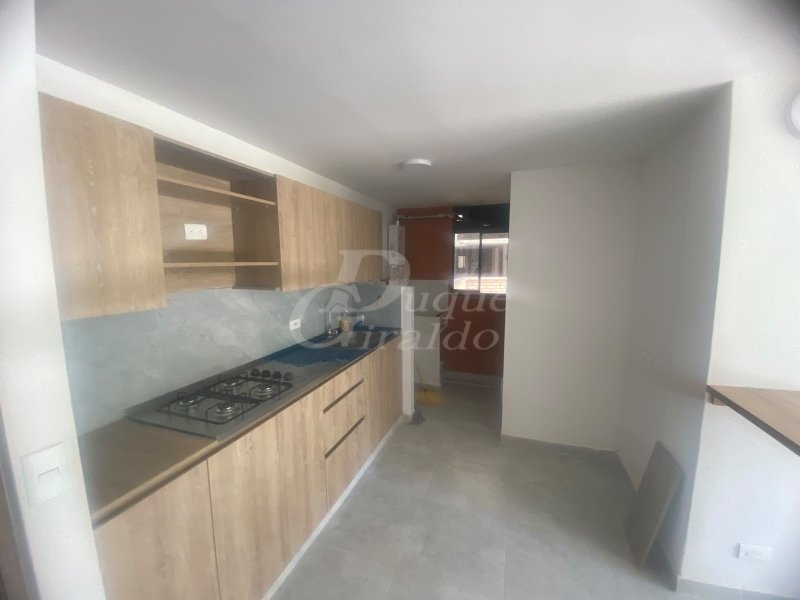 Apartamento en arriendo en Centro, Rionegro · foto 3 de 12