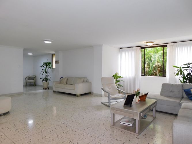 Apartamento de 3 alcobas en venta en Altos Del Prado, Barranquilla, 179 m² · foto 4 de 19