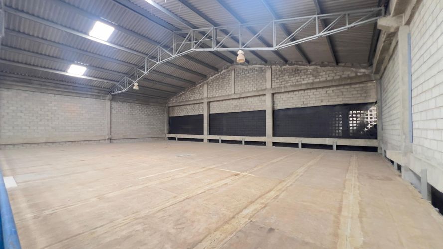Bodega en arriendo en Base Naval, Barranquilla, 1828 m² · foto 6 de 12