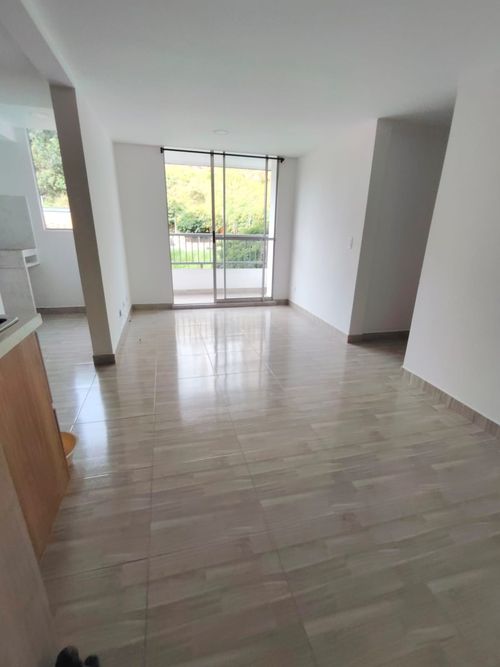 Apartamento de 3 alcobas en venta en Urbanizacion Santa Anita, Sabaneta, 56 m² · foto 2 de 18