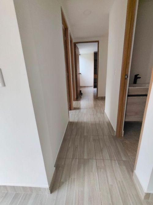 Apartamento de 3 alcobas en venta en Urbanizacion Santa Anita, Sabaneta, 56 m² · foto 3 de 18