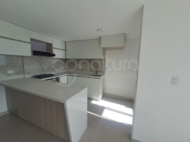 Apartamento de 2 alcobas en venta en Potrerito, Bello, 57 m² · foto 2 de 20