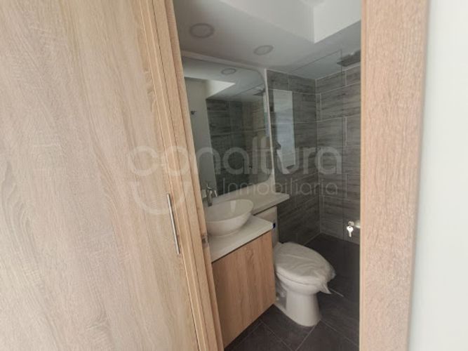 Apartamento de 2 alcobas en venta en Potrerito, Bello, 57 m² · foto 4 de 20