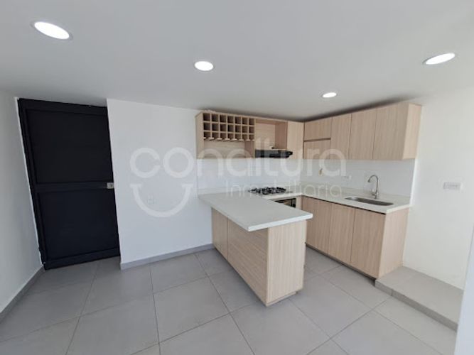 Apartamento de 3 alcobas en venta en Barrio Nuevo, Bello, 52 m² · foto 2 de 15