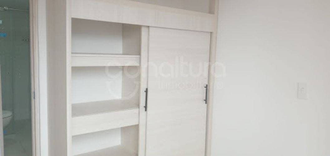 Apartamento de 3 alcobas en venta en Tres Esquinas, Sabaneta, 55 m² · foto 5 de 11