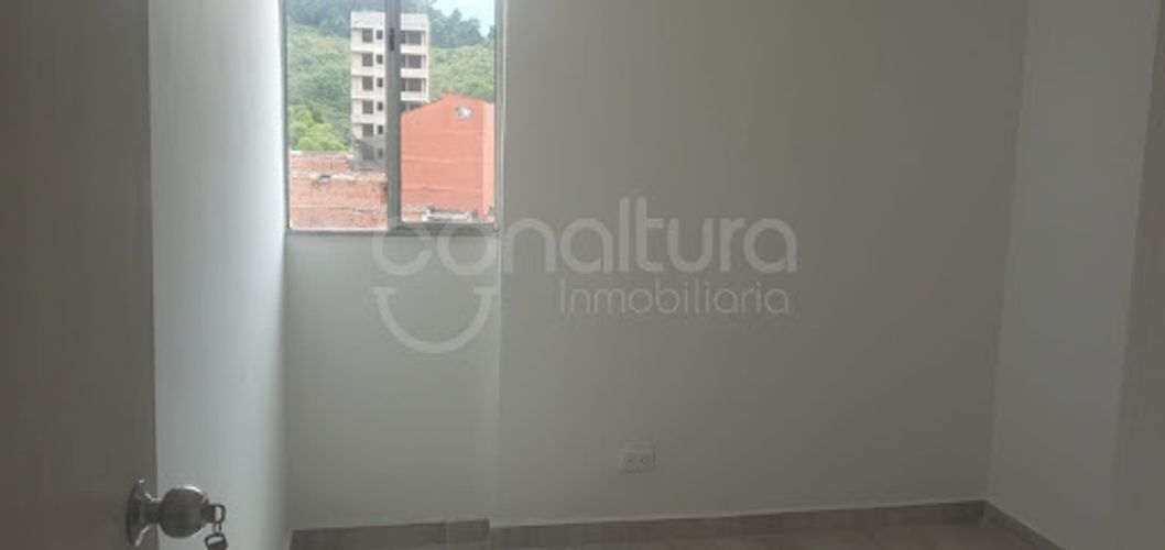 Apartamento de 3 alcobas en venta en Tres Esquinas, Sabaneta, 55 m² · foto 6 de 11