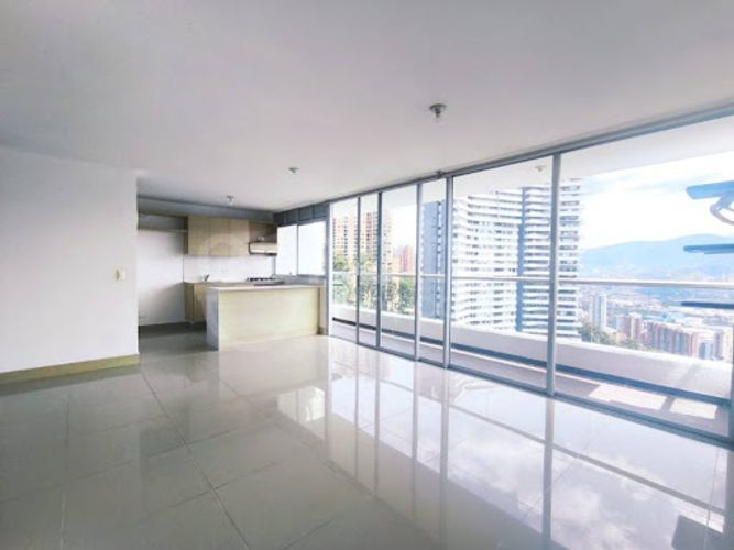 Apartamento de 3 alcobas en arriendo en Loma Del Indio, Medellín, 85 m² · foto 2 de 17