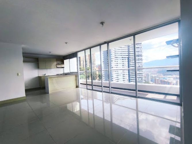 Apartamento de 3 alcobas en arriendo en Loma Del Indio, Medellín, 85 m² · foto 3 de 17
