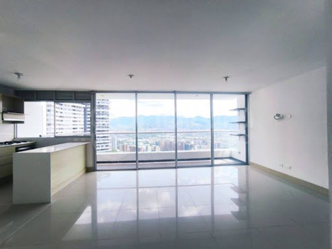Apartamento de 3 alcobas en arriendo en Loma Del Indio, Medellín, 85 m² · foto 4 de 17