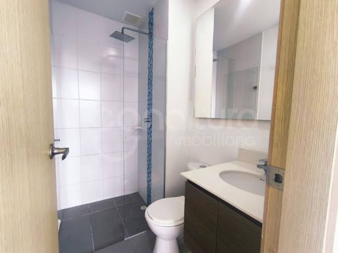 Apartamento de 3 alcobas en arriendo en Loma Del Indio, Medellín, 85 m² · foto 13 de 17