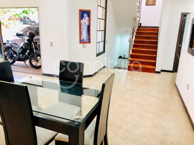 Casa de 6 alcobas en venta en La Doctora, Sabaneta, 340 m² · foto 2 de 6