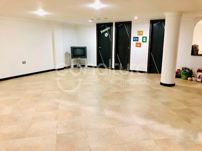 Casa de 6 alcobas en venta en La Doctora, Sabaneta, 340 m² · foto 4 de 6