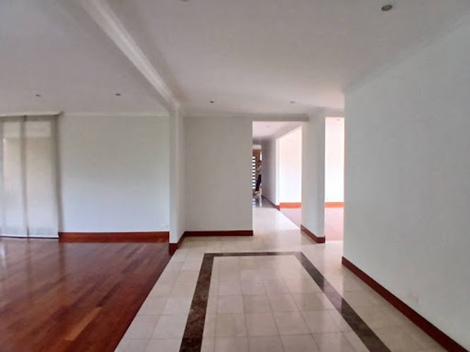 Apartamento de 4 alcobas en venta en Loma De Los Gonzalez, Medellín, 246 m² · foto 5 de 24
