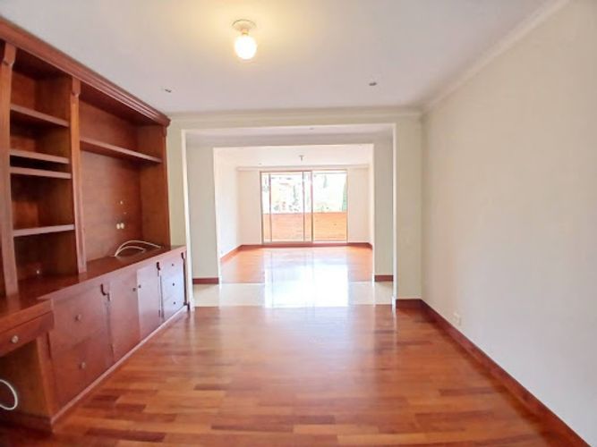 Apartamento de 4 alcobas en venta en Loma De Los Gonzalez, Medellín, 246 m² · foto 10 de 24