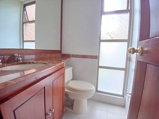 Apartamento de 4 alcobas en venta en Loma De Los Gonzalez, Medellín, 246 m² · foto 12 de 24