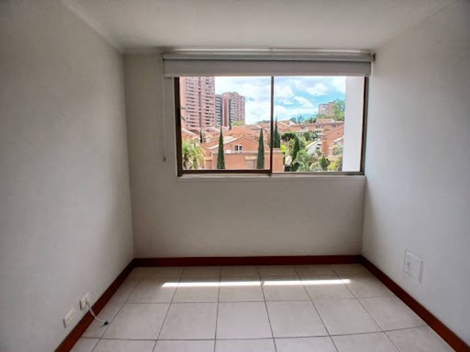 Apartamento de 4 alcobas en venta en Loma De Los Gonzalez, Medellín, 246 m² · foto 14 de 24