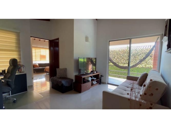 Casa de 3 alcobas en venta en Las Mercedes, Jamundí, 258 m² · foto 18 de 24