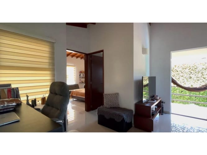 Casa de 3 alcobas en venta en Las Mercedes, Jamundí, 258 m² · foto 19 de 24