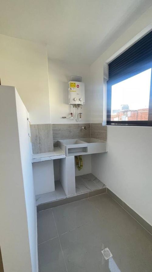 Apartamento de 3 alcobas en arriendo en San Joaquin, Medellín, 90 m² · foto 2 de 24