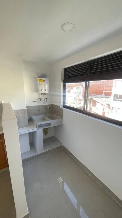 Apartamento de 3 alcobas en arriendo en San Joaquin, Medellín, 90 m² · foto 8 de 24