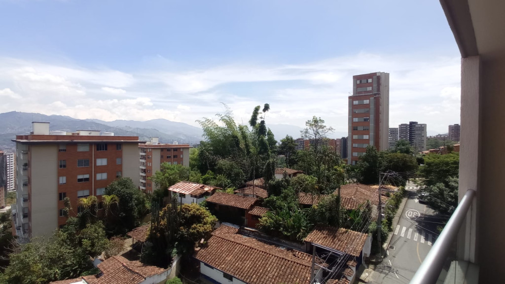 2BR Apartment in El esmeraldal (84 m²) - 2