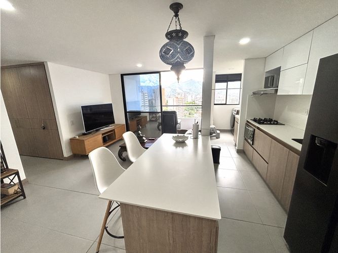 Apartaestudio en venta en Señorial, Envigado, 60 m² · foto 2 de 11
