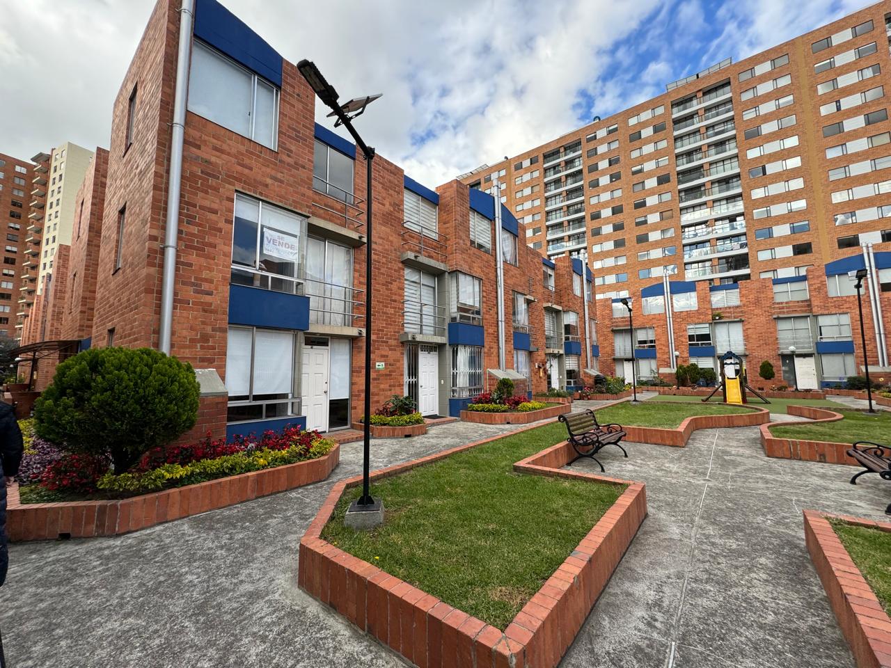 Casa en venta en Villas De Aranjuez, Bogotá · foto 2 de 20