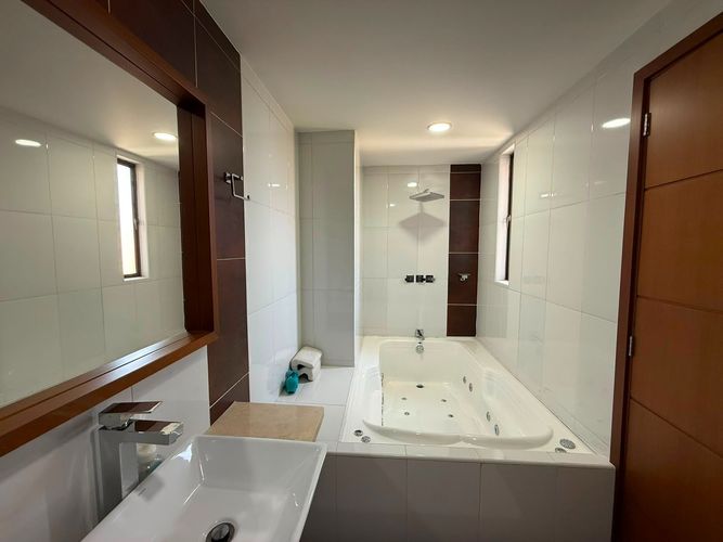 Apartamento de 2 alcobas en venta en Conquistadores, Medellín, 95 m² · foto 8 de 14