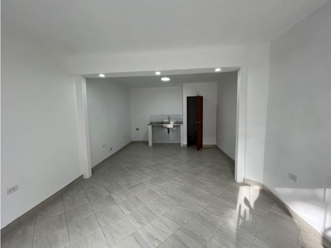 Local en arriendo en La Magnolia, Envigado, 28 m² · foto 2 de 3
