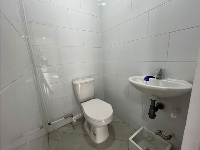 Local en arriendo en La Magnolia, Envigado, 28 m² · foto 3 de 3