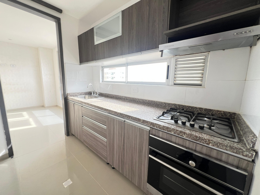 Apartamento en arriendo en Ciudad Jardin, Barranquilla · foto 4 de 13