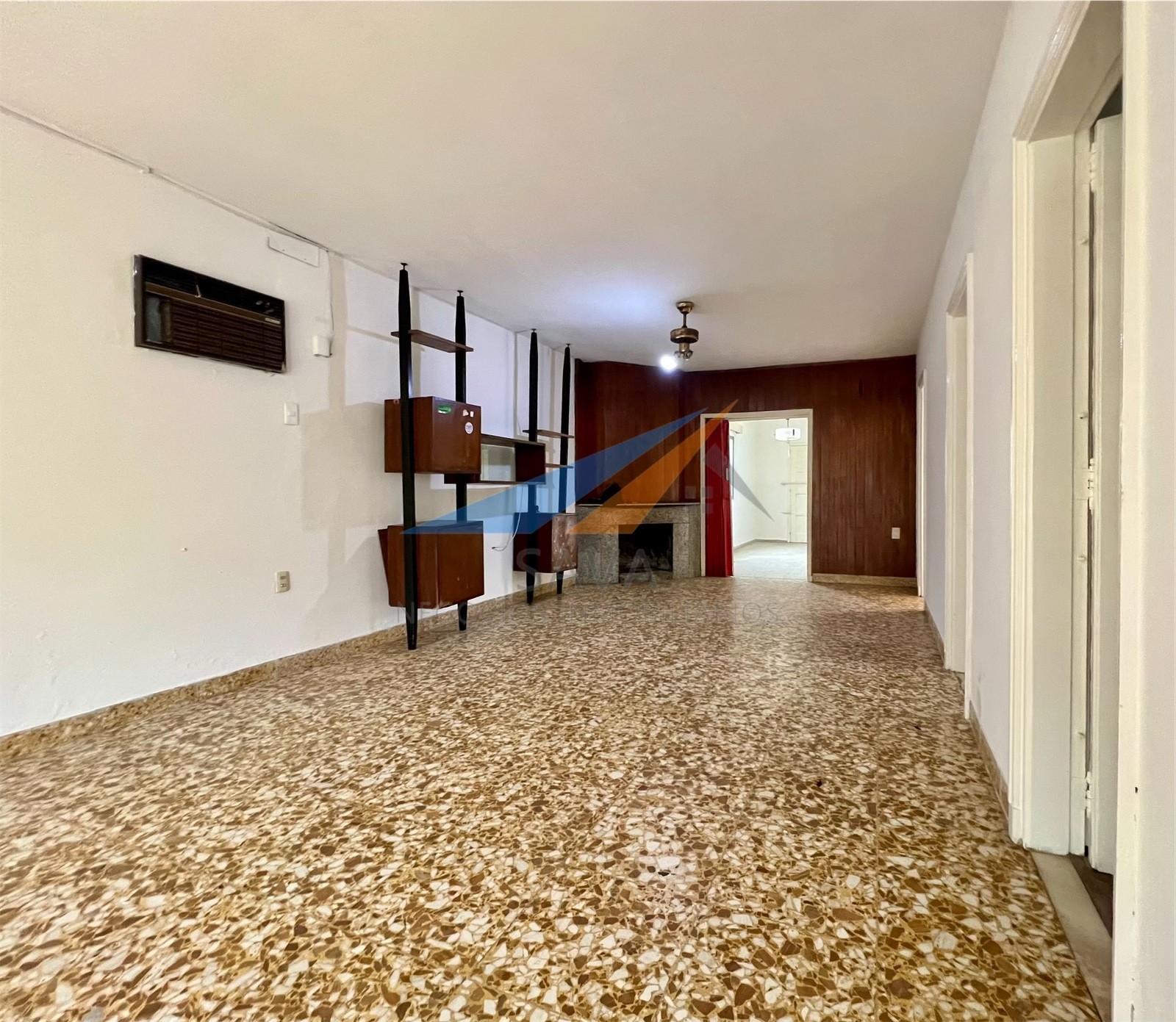 Alquiler Casa 2 Dormitorios + Servicio en Sayago. Espacio Amplio para Estacionar Auto. Patio con Jardín al Frente!