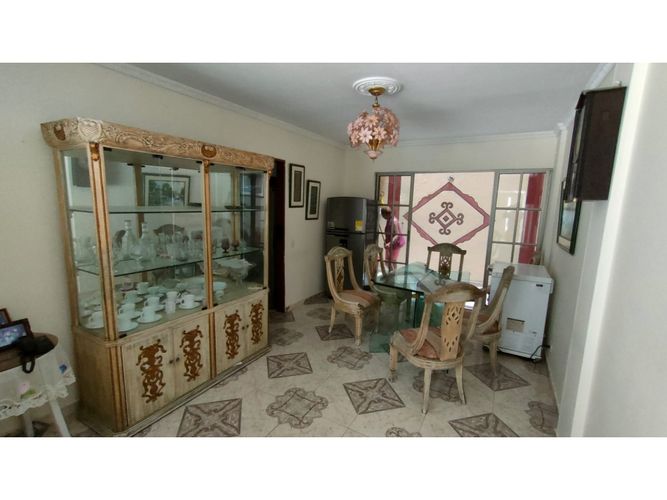 Casa de 6 alcobas en venta en Caney, Cali, 270 m² · foto 2 de 18