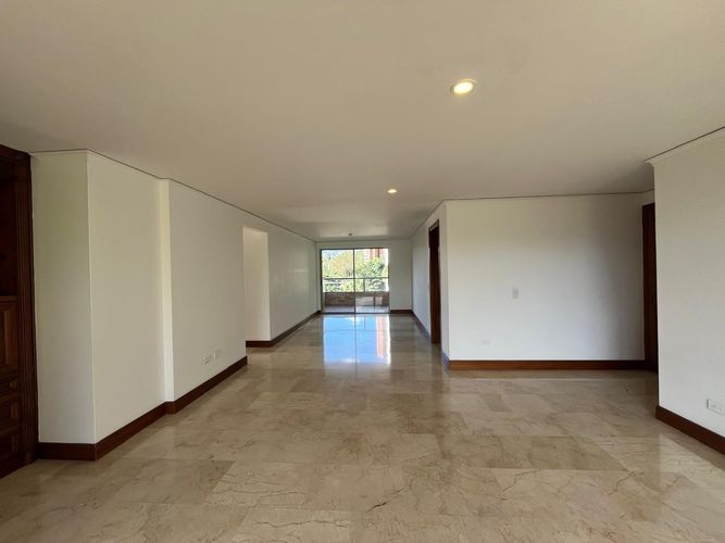 Apartamento de 3 alcobas en venta en El Poblado, Medellín, 173 m² · foto 8 de 19