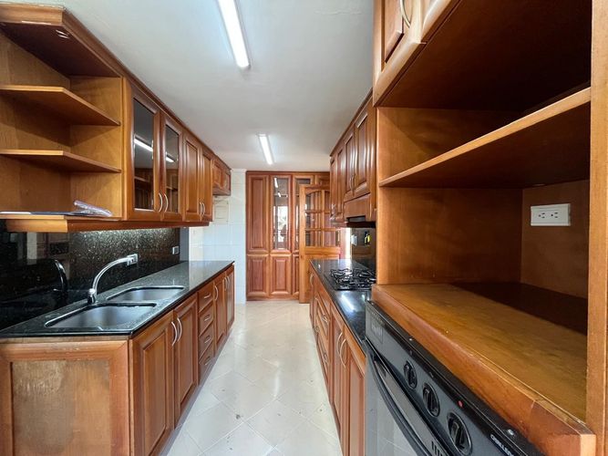Apartamento de 3 alcobas en venta en El Poblado, Medellín, 173 m² · foto 4 de 19