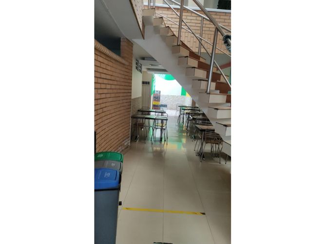 Edificio en venta en Ciudad Melendez, Cali, 355 m² · foto 2 de 3