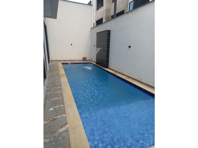 Casa de 6 alcobas en venta en Las Mercedes, Jamundí, 320 m² · foto 2 de 9