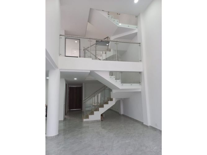 Casa de 6 alcobas en venta en Las Mercedes, Jamundí, 320 m² · foto 3 de 9