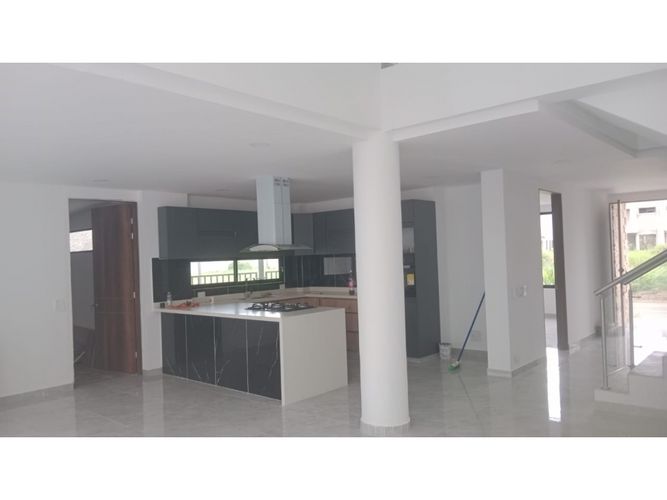 Casa de 6 alcobas en venta en Las Mercedes, Jamundí, 320 m² · foto 5 de 9