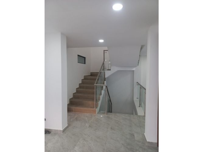 Casa de 6 alcobas en venta en Las Mercedes, Jamundí, 320 m² · foto 6 de 9