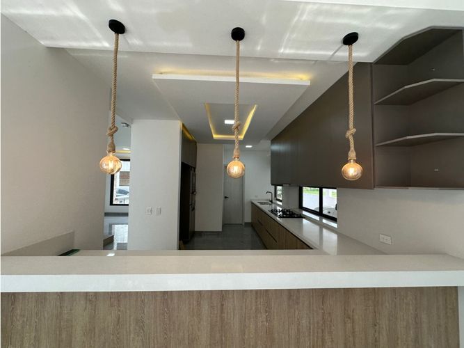 Casa de 4 alcobas en venta en Las Mercedes, Jamundí, 300 m² · foto 3 de 17