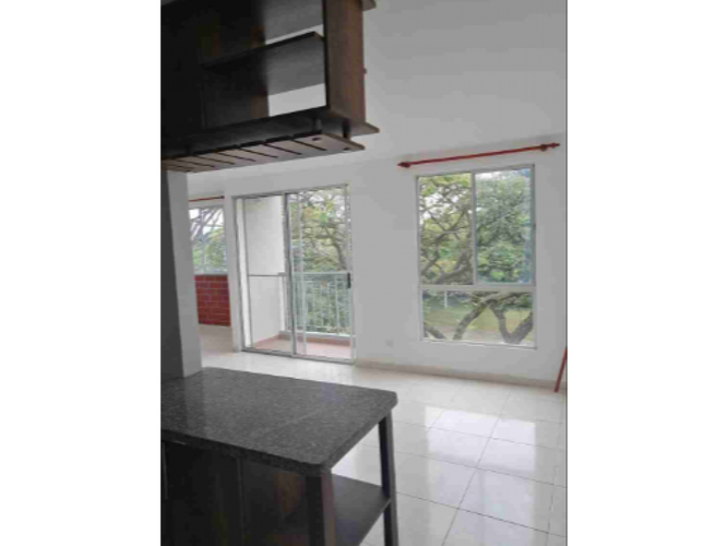 Apartamento de 2 alcobas en venta en Cr. Los Naranjos, Jamundí, 62 m² · foto 2 de 24