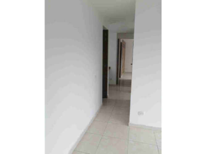 Apartamento de 2 alcobas en venta en Cr. Los Naranjos, Jamundí, 62 m² · foto 7 de 24
