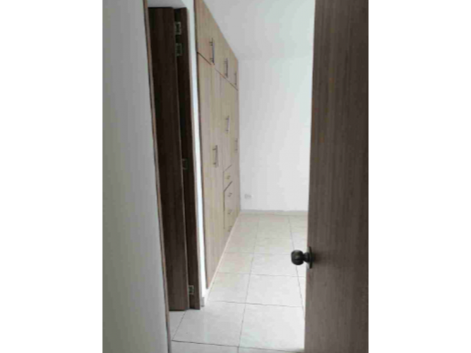 Apartamento de 2 alcobas en venta en Cr. Los Naranjos, Jamundí, 62 m² · foto 9 de 24