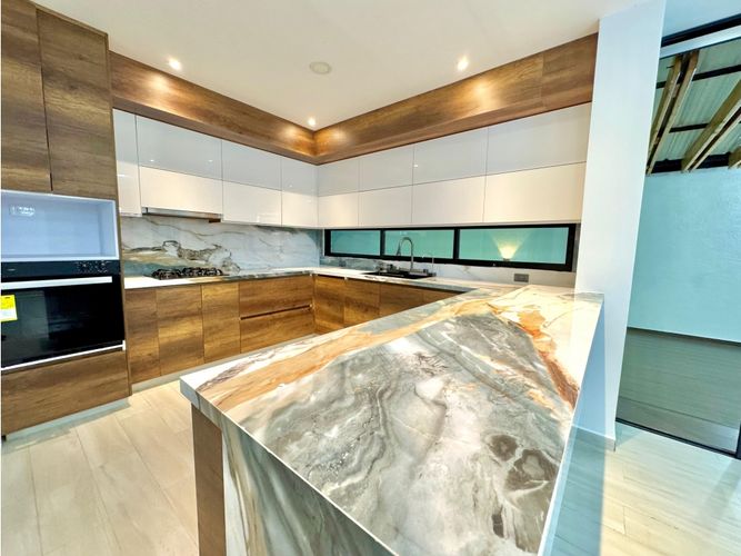 Casa de 4 alcobas en venta en Las Mercedes, Jamundí, 460 m² · foto 4 de 15