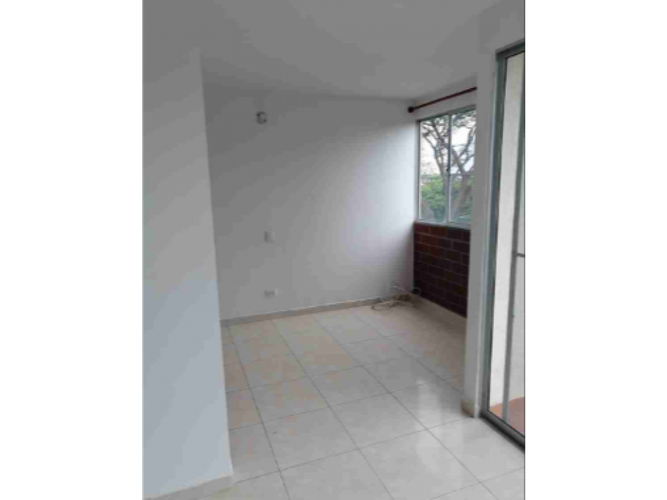 Apartamento de 2 alcobas en venta en Cr. Los Naranjos, Jamundí, 62 m² · foto 12 de 24