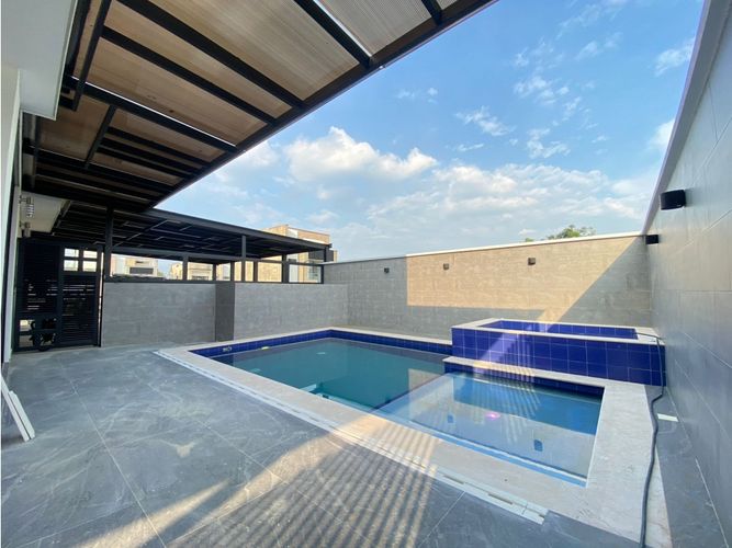 Casa de 6 alcobas en venta en Las Mercedes, Jamundí, 360 m² · foto 2 de 24