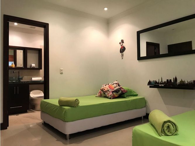 Casa de 12 alcobas en venta en Pampa Linda, Cali, 282 m² · foto 4 de 21